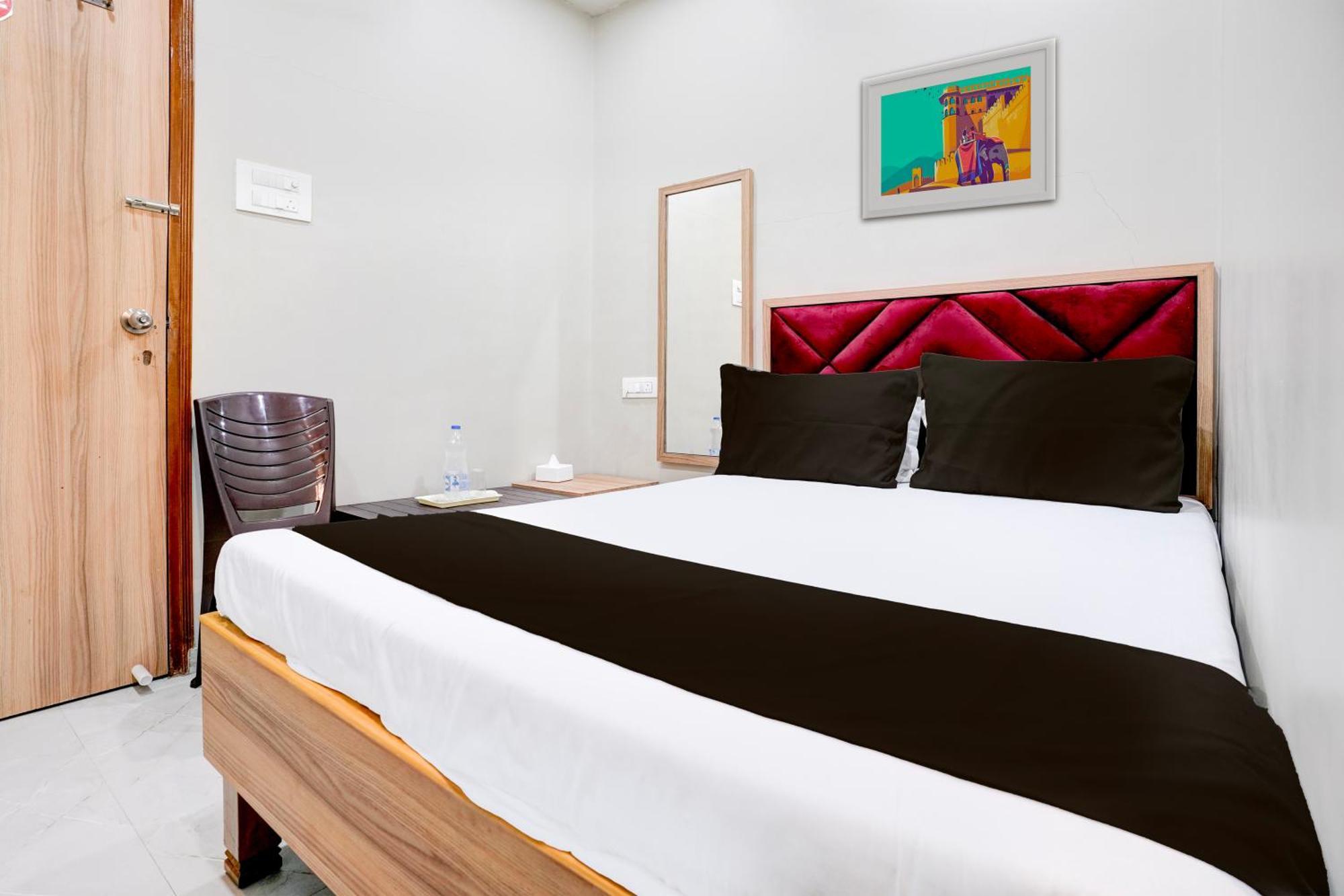 Kalyān Super Hotel O Divine Fine Dine Lodging And Boarding מראה חיצוני תמונה