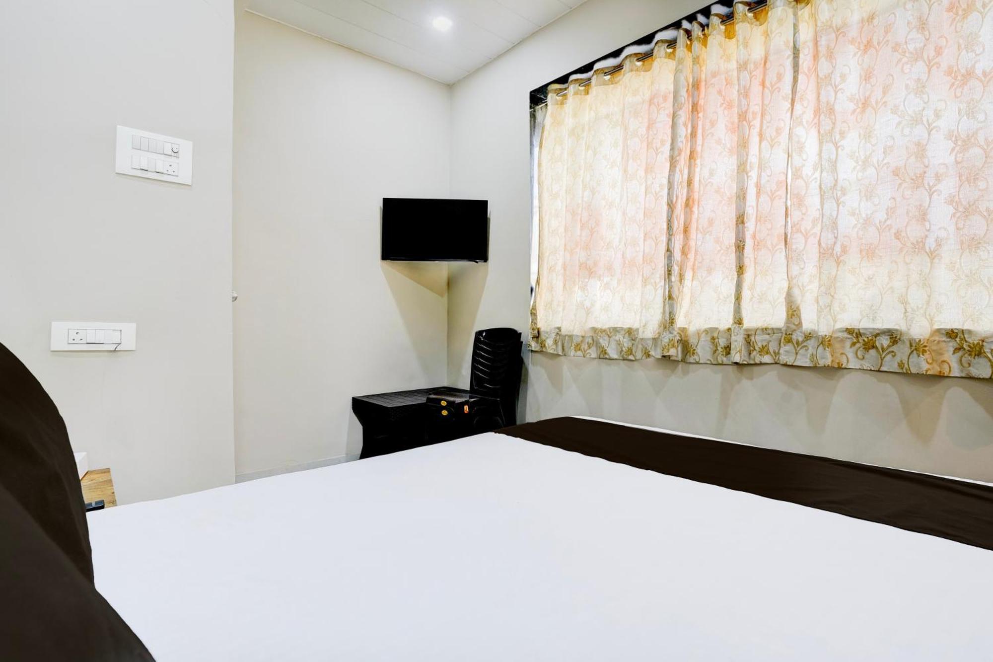 Kalyān Super Hotel O Divine Fine Dine Lodging And Boarding מראה חיצוני תמונה